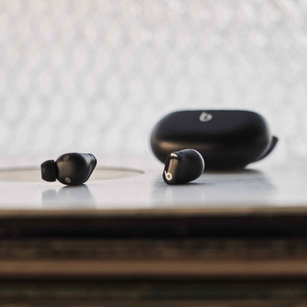 אוזניות Beats Studio Buds – True Wireless Noise Cancelling Earphones