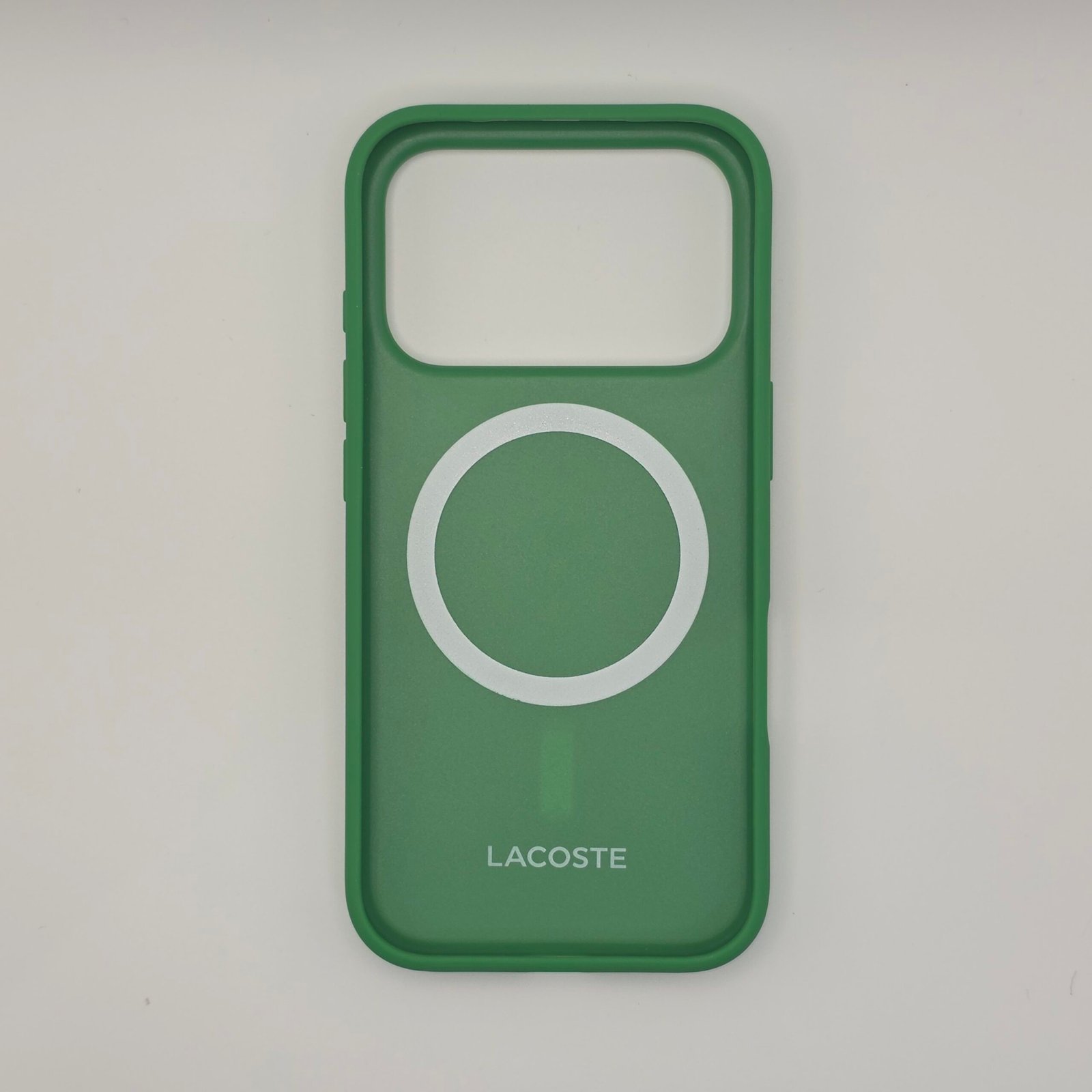 חבילת פרימיום לאייפון 17 פרו מקס: כיסוי LACOSTE MagSafe ירוק + כבל C to C איכותי לטעינה מהירה – תמונה 4